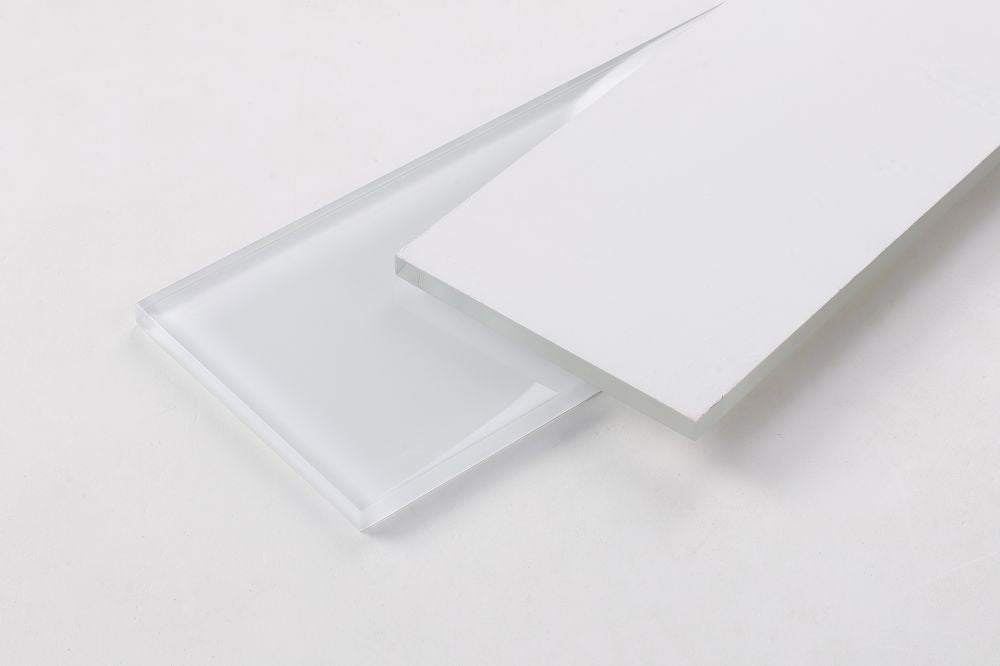 Lucy White Glossy 4 x 16